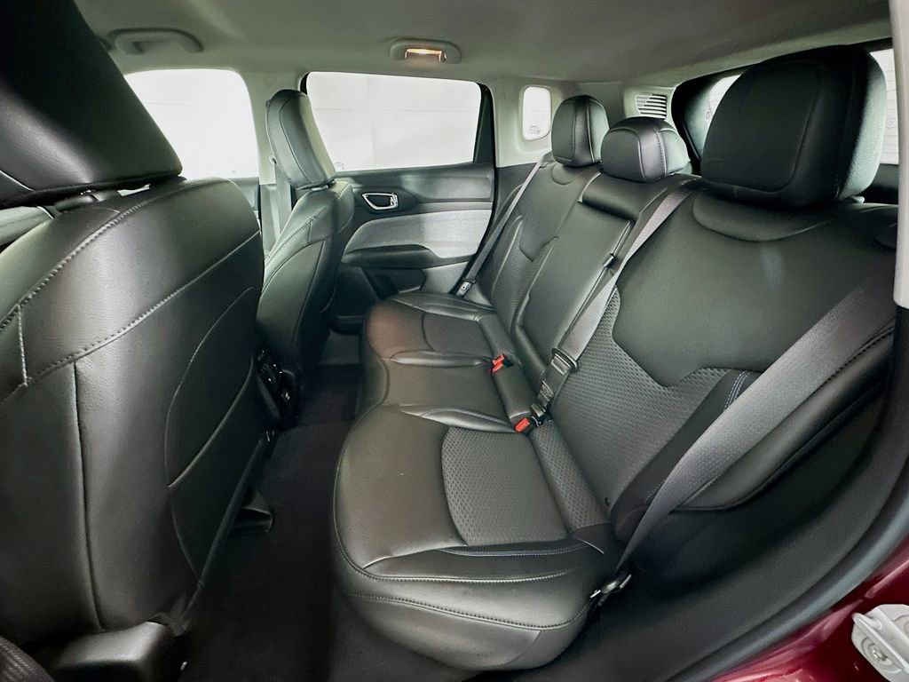 Certified 2022 Jeep Compass Latitude image 33