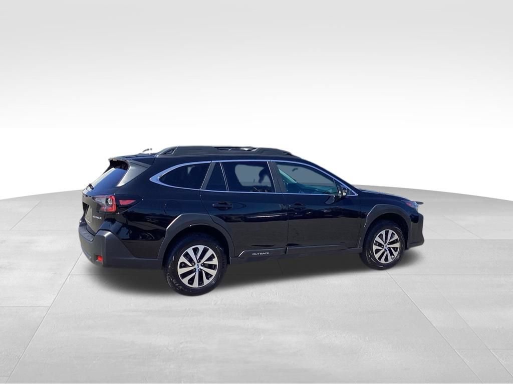 Used 2025 Subaru Outback Premium AWD/4WD image 7