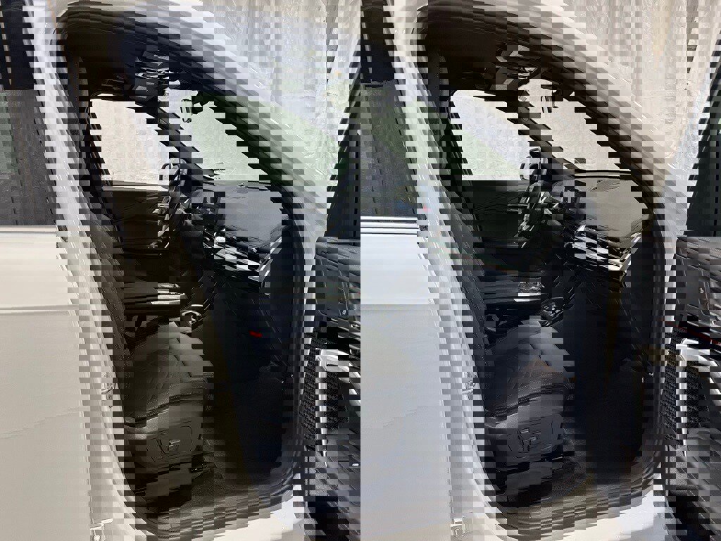 Used 2025 BMW X1 xDrive28i image 49