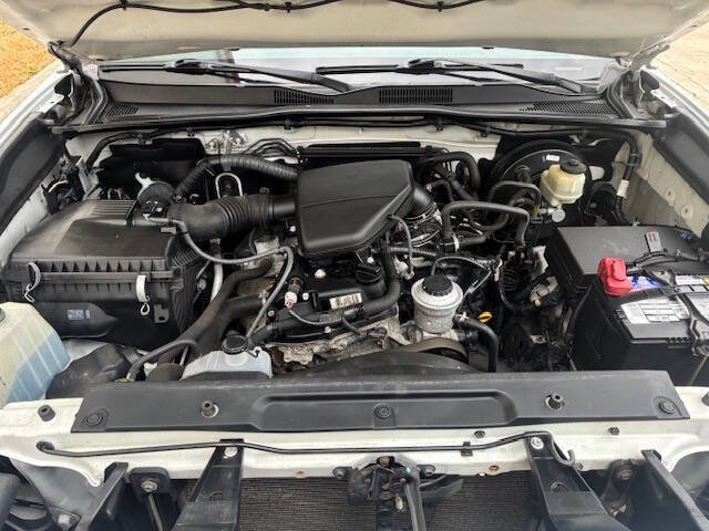 Used 2016 Toyota Tacoma SR image 8