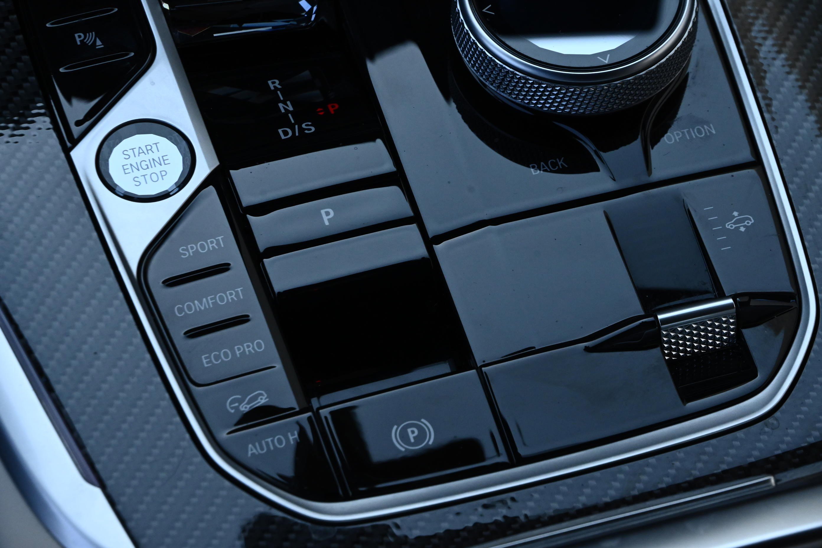 Used 2024 BMW X7 M60i w/ Executive Package image 23