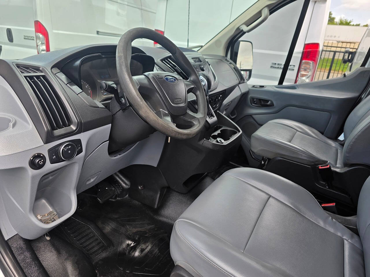 Used 2019 Ford Transit 350 XL RWD image 18