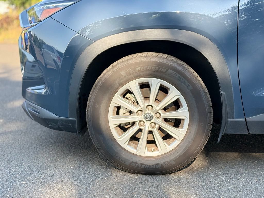 Certified 2024 Toyota Grand Highlander AWD image 9
