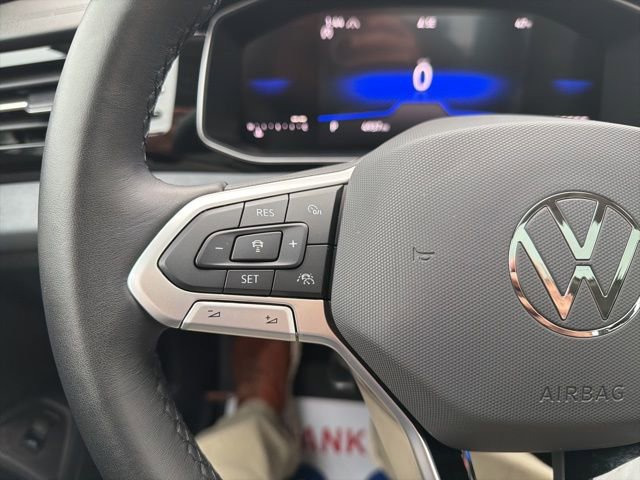 Certified 2025 Volkswagen Jetta SE w/ Sunroof Package image 16