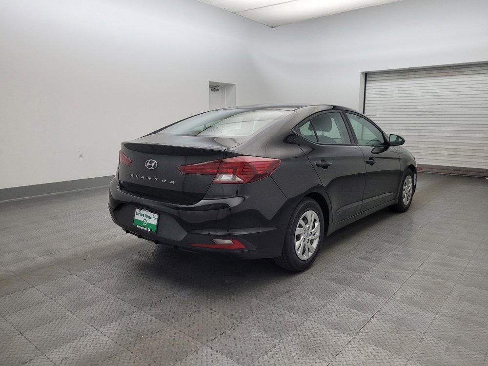 Used 2019 Hyundai Elantra SE w/ Cargo Package FWD image 9