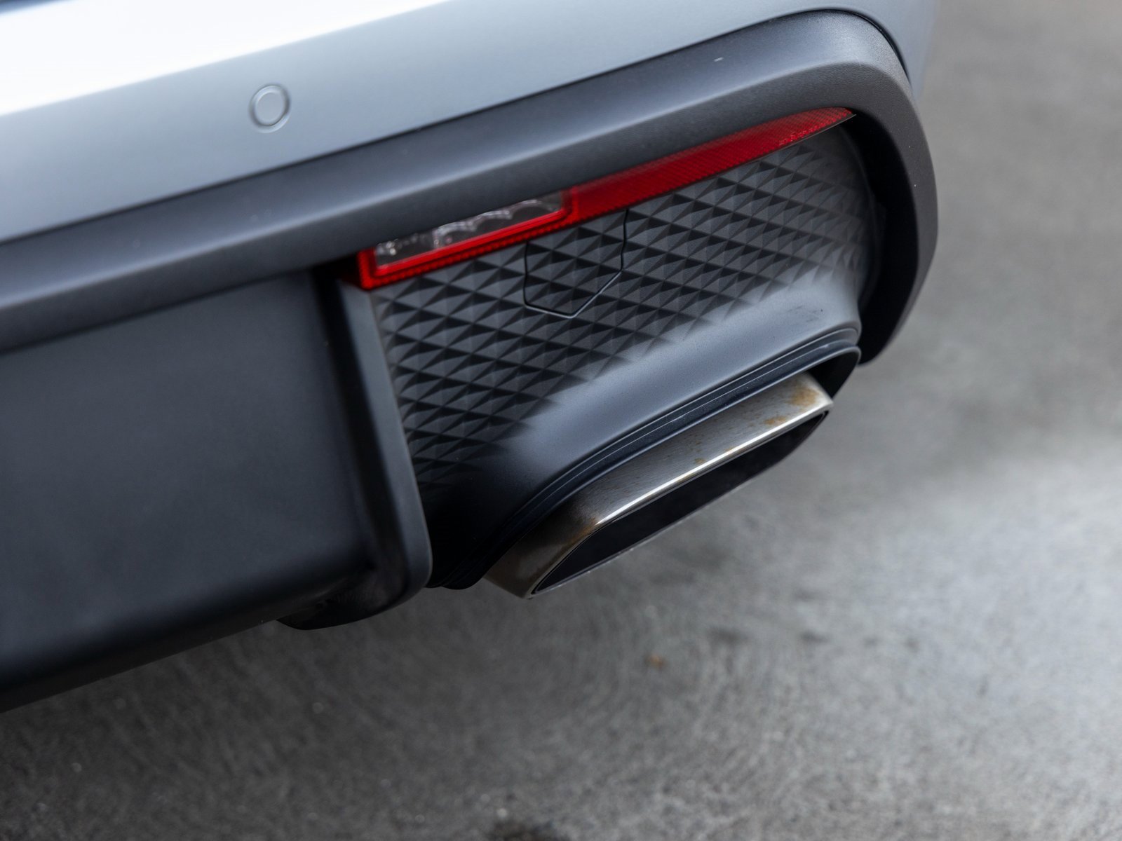 Certified 2025 Porsche Macan image 20