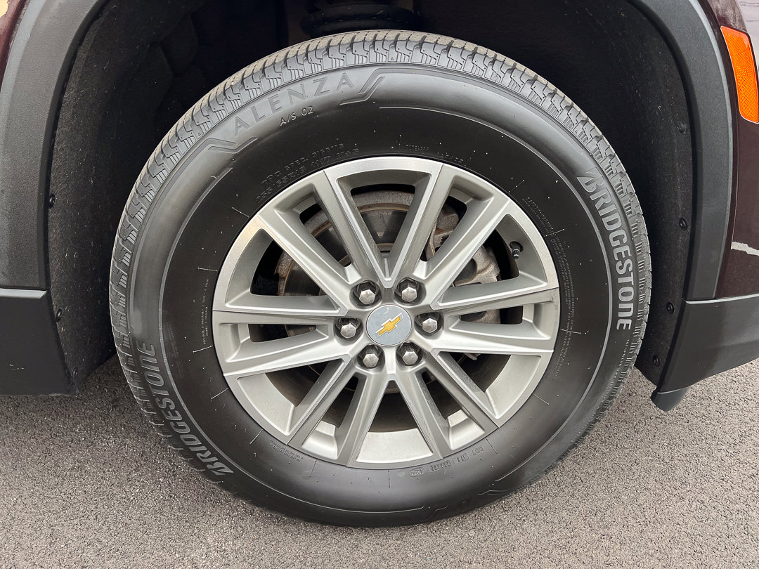Used 2023 Chevrolet Traverse LT image 12