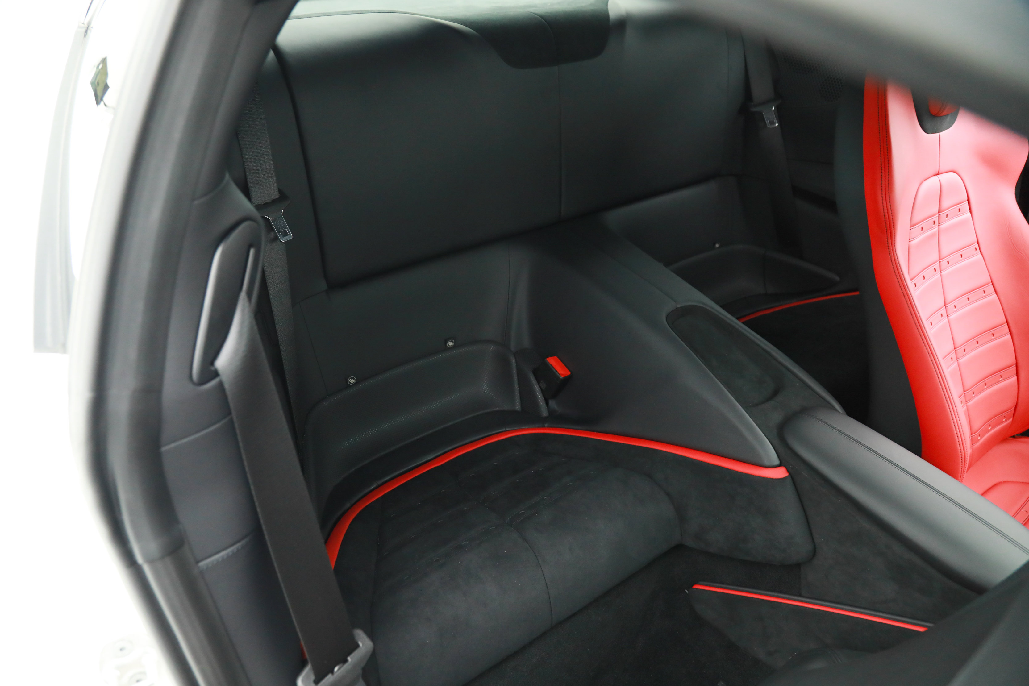 Certified 2024 Ferrari Roma RWD image 22