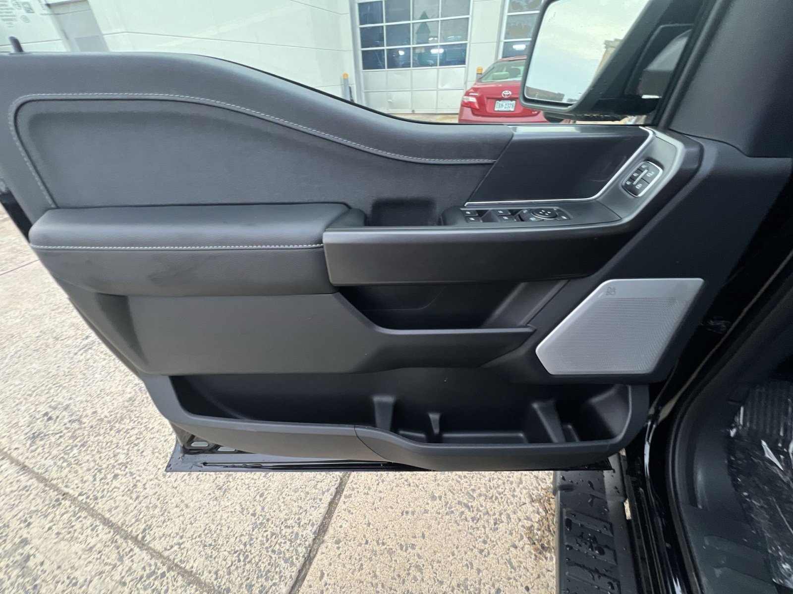 New 2026 Ford F150 Lariat w/ Equipment Group 502A High image 15