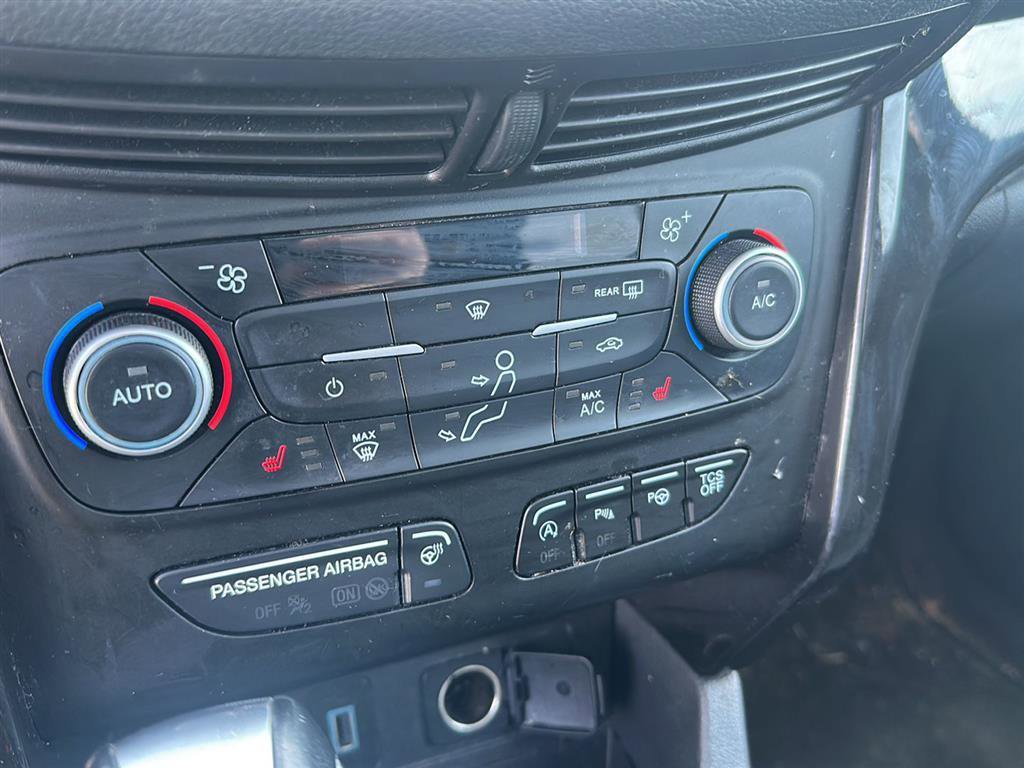 Used 2019 Ford Escape Titanium image 31