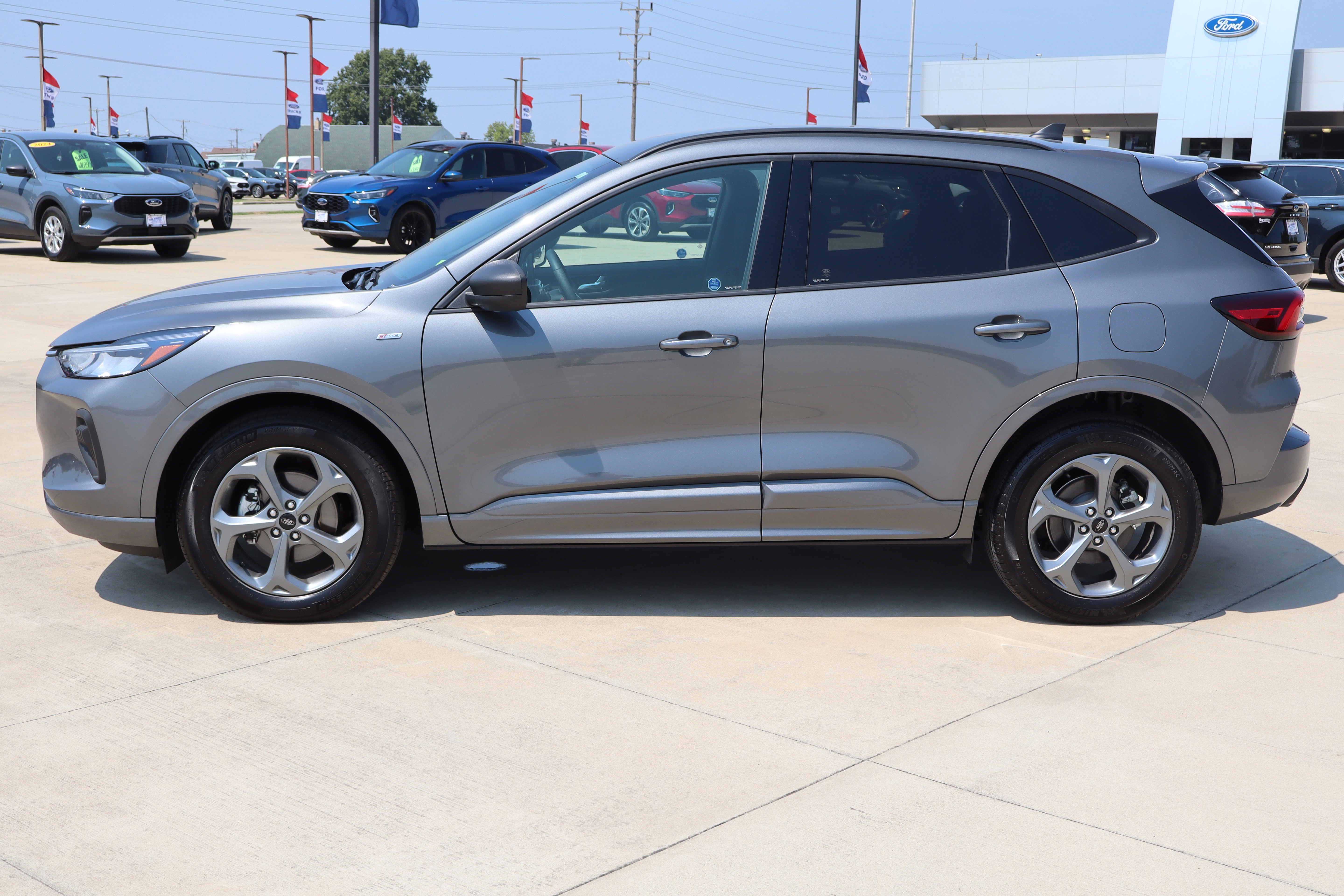 Used 2023 Ford Escape ST-Line AWD/4WD image 9