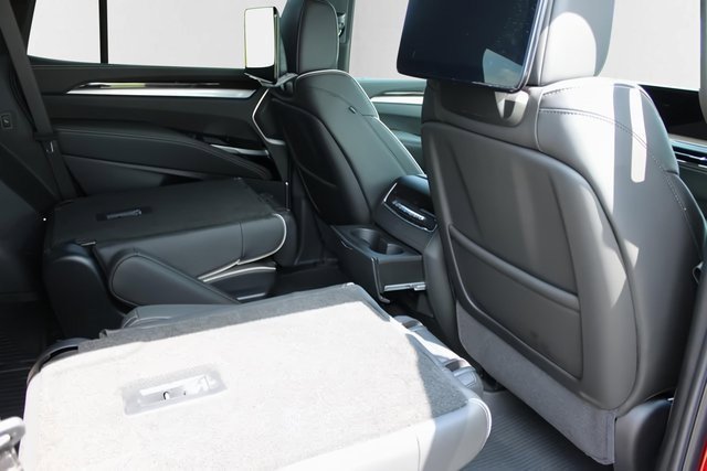New 2025 Cadillac Escalade Premium Luxury w/ Touring Package image 18