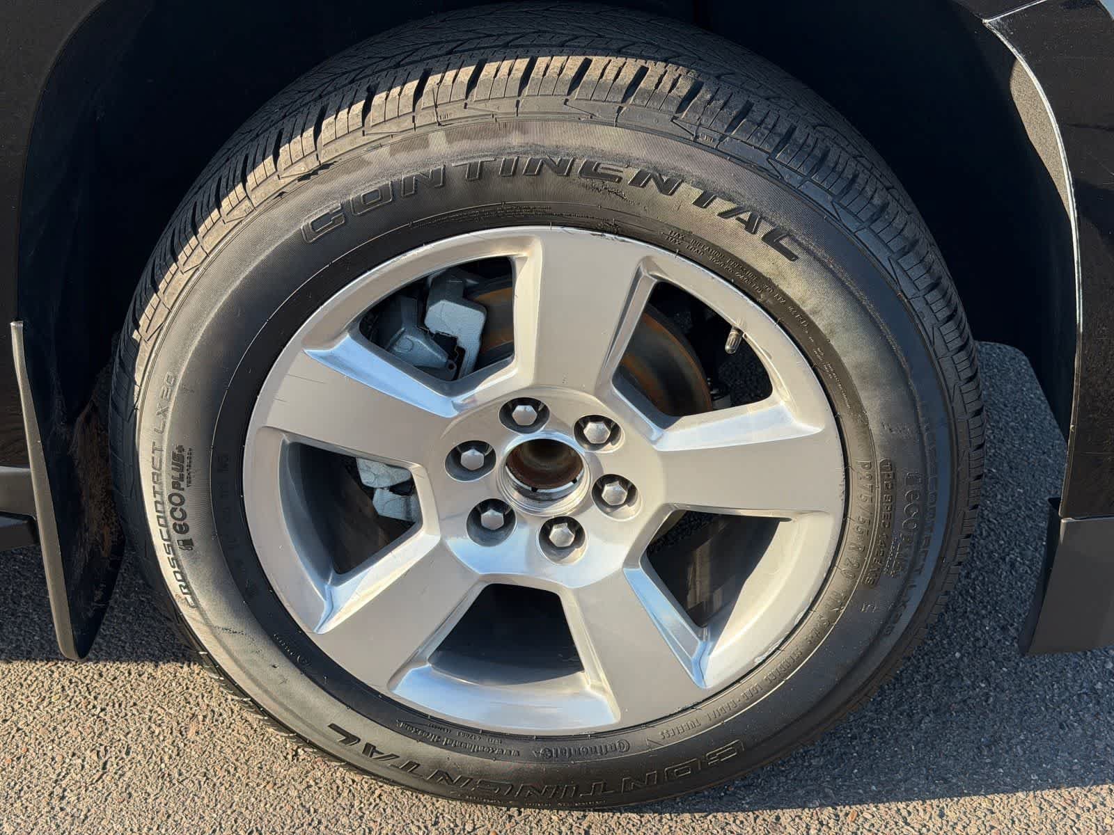 Used 2018 Chevrolet Suburban LS w/ All-Season Package RWD image 9