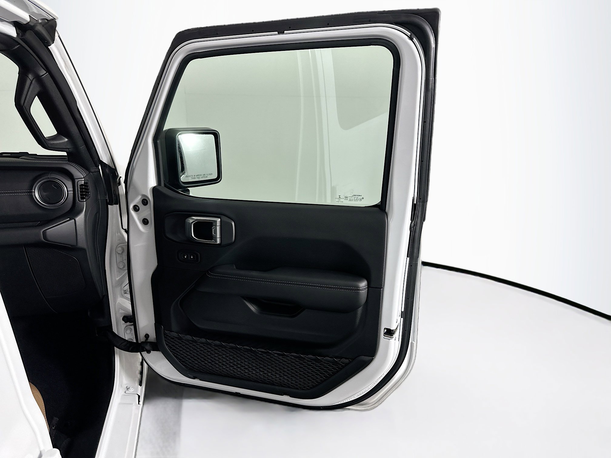 Used 2023 Jeep Wrangler Sahara w/ Cold Weather Group image 31