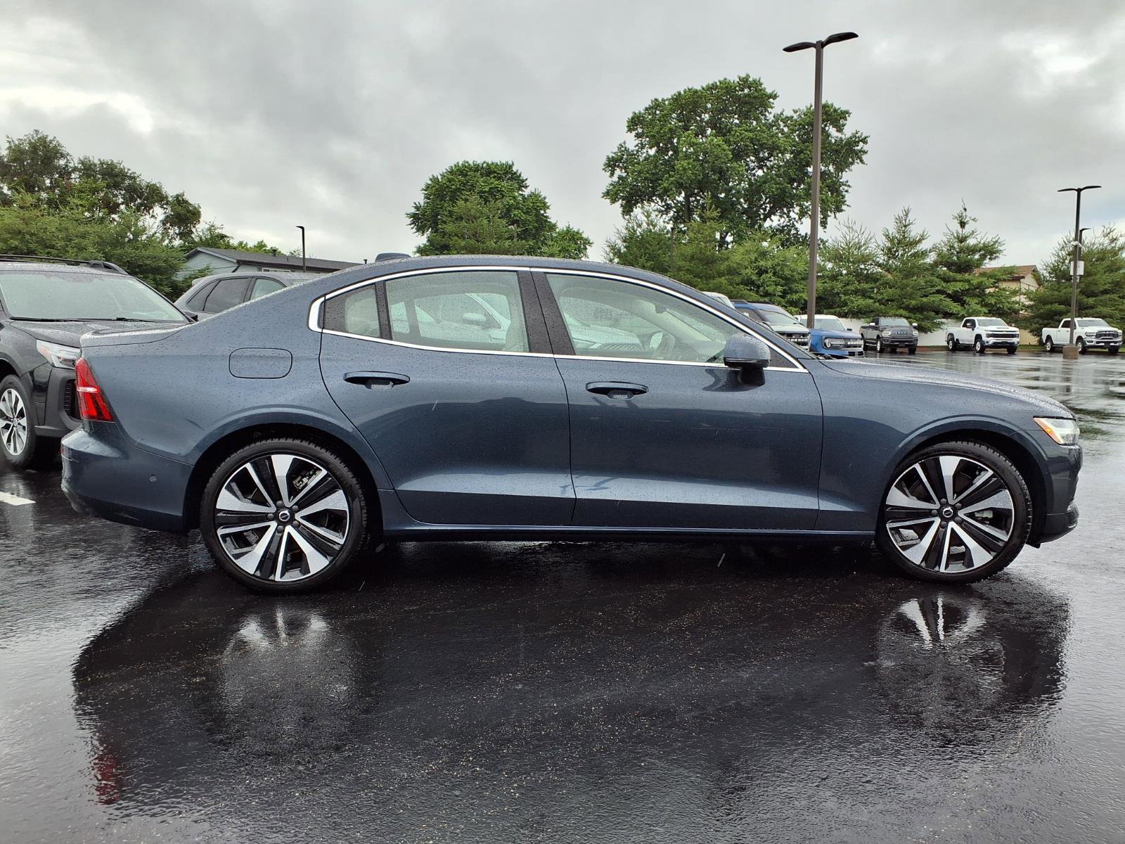 Used 2023 Volvo S60 B5 Ultimate w/ Climate Package FWD image 30