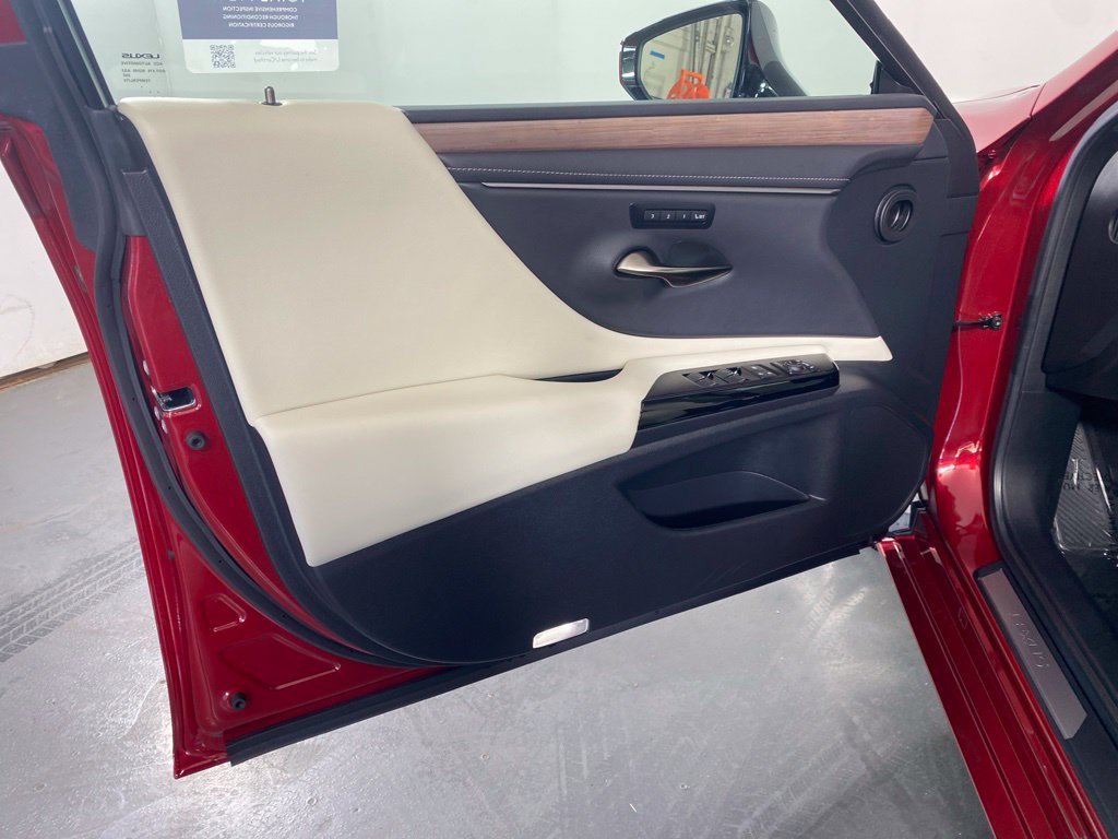 Certified 2024 Lexus ES 300h w/ Premium Package FWD image 24