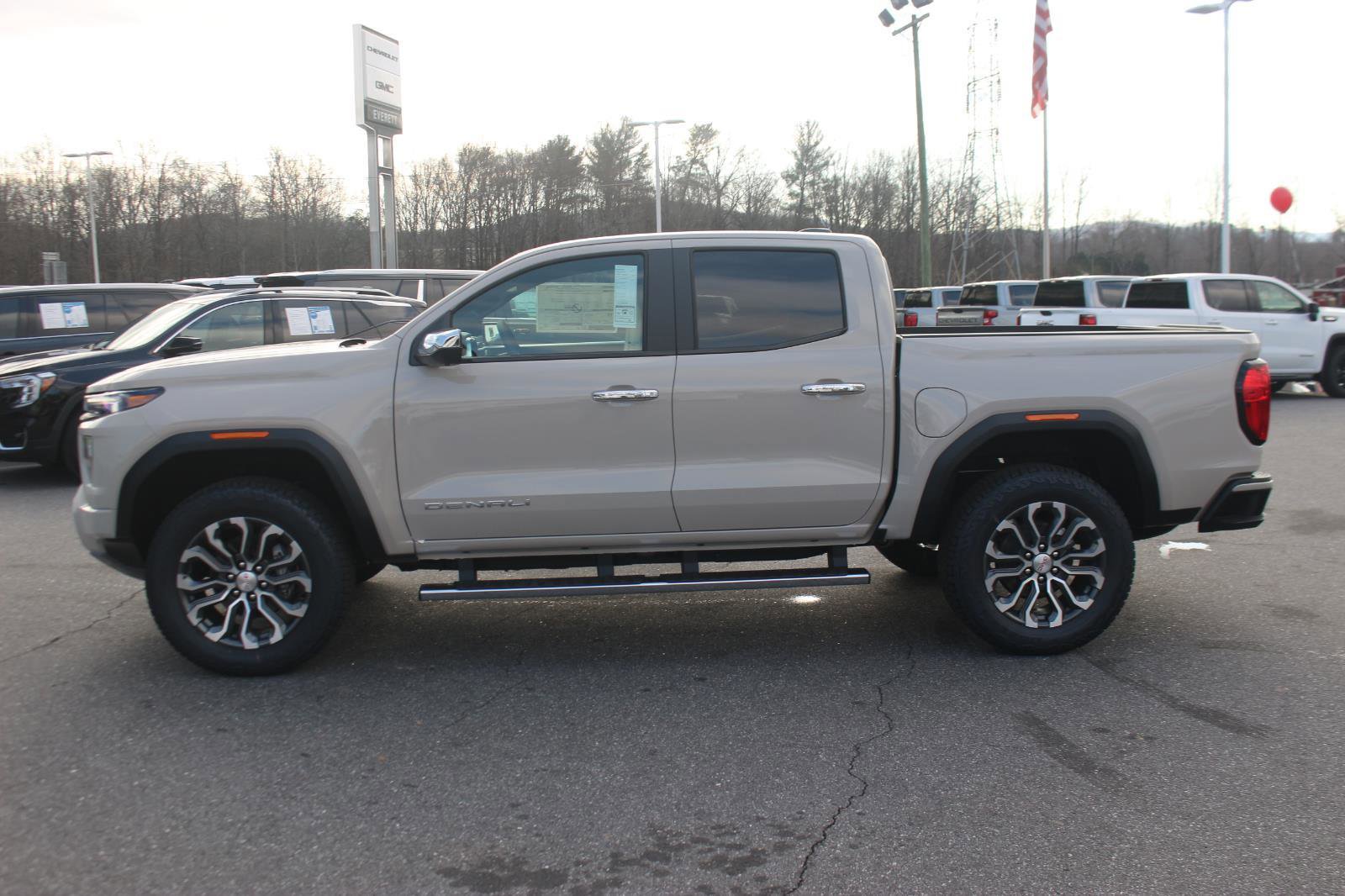 New 2026 GMC Canyon Denali image 4