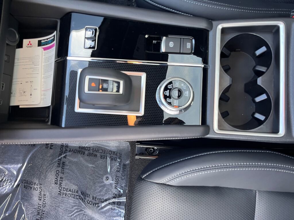 New 2025 Mitsubishi Outlander SEL Black Edition image 19