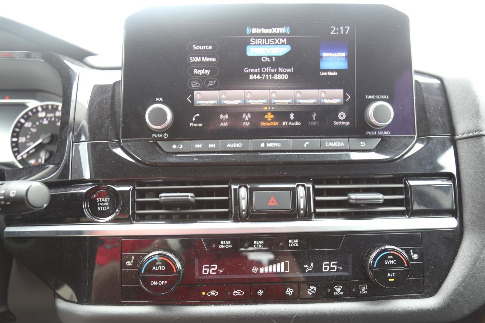 Used 2025 Nissan Pathfinder SV FWD image 11