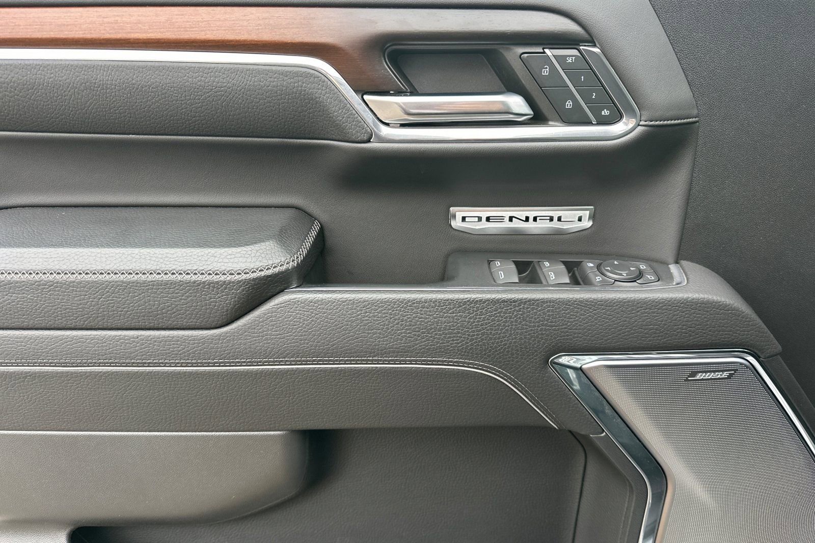 Used 2024 GMC Sierra 1500 Denali w/ Technology Package image 10