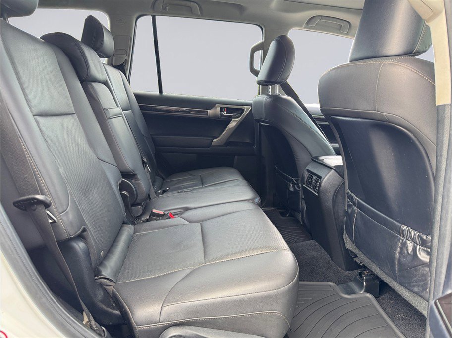 Used 2018 Lexus GX 460 w/ Navigation Package image 31