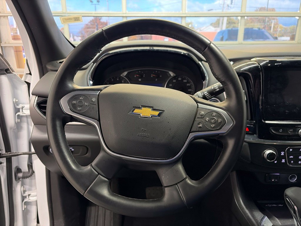 Used 2023 Chevrolet Traverse LT w/ LPO, Floor Liner Package AWD/4WD image 28