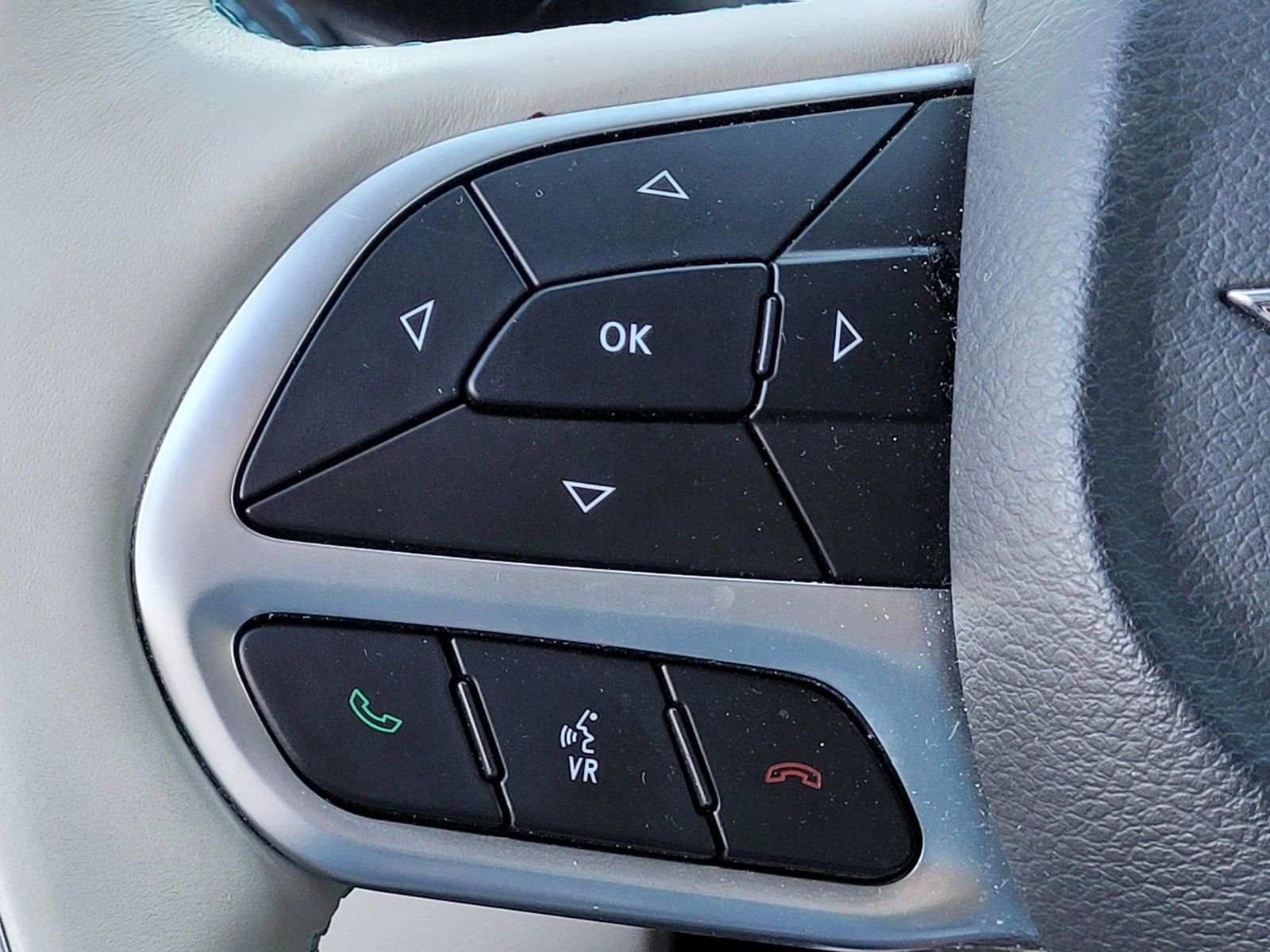 Used 2018 Chrysler Pacifica Limited w/ Advanced Safetytec Group image 31