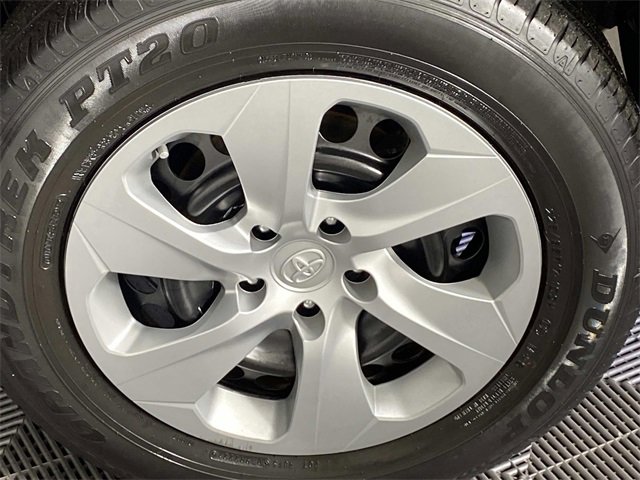 Used 2021 Toyota RAV4 LE image 27