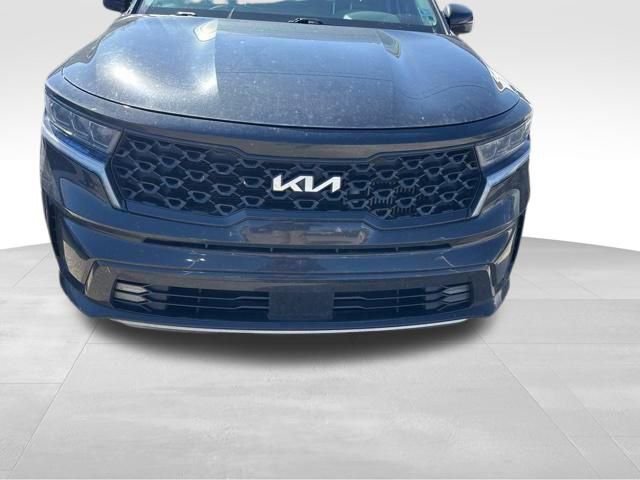 Used 2023 Kia Sorento SX image 2
