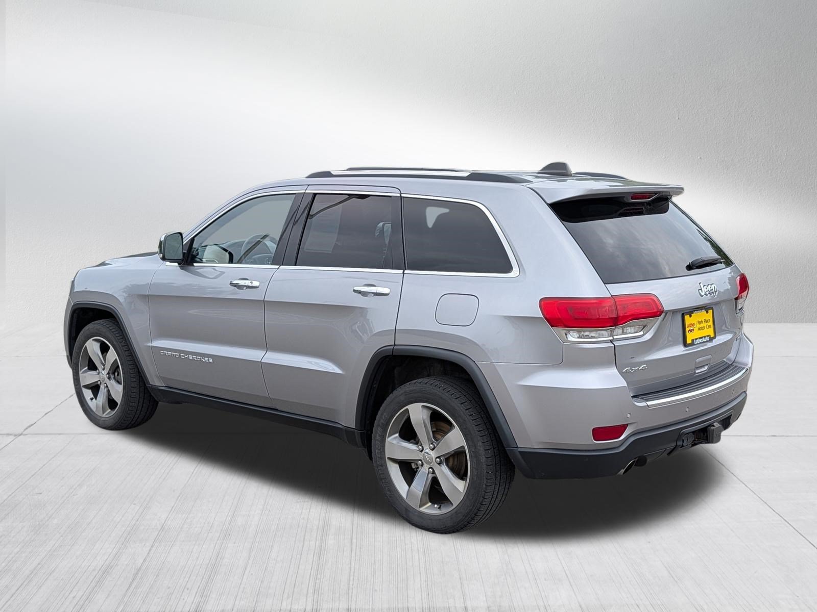 Used 2014 Jeep Grand Cherokee Limited w/ Trailer Tow Group IV AWD/4WD image 5