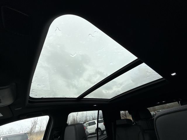 Used 2024 Chevrolet Tahoe RST w/ Luxury Package image 18