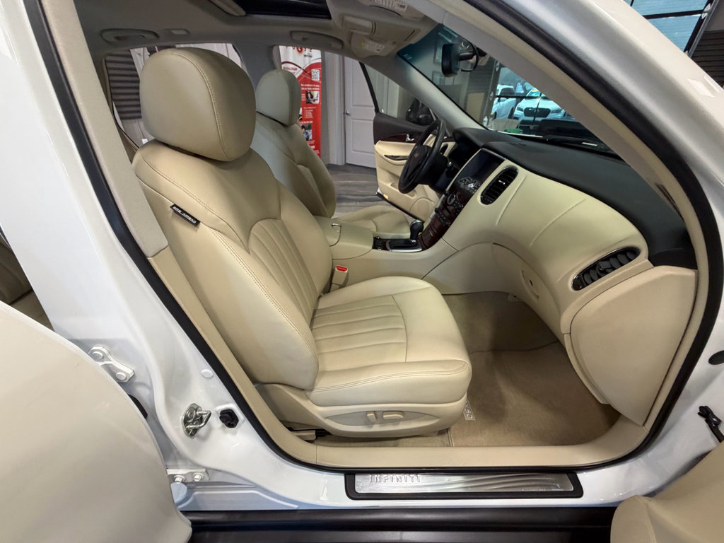 Used 2017 INFINITI QX50 AWD w/ Premium Plus Package image 42