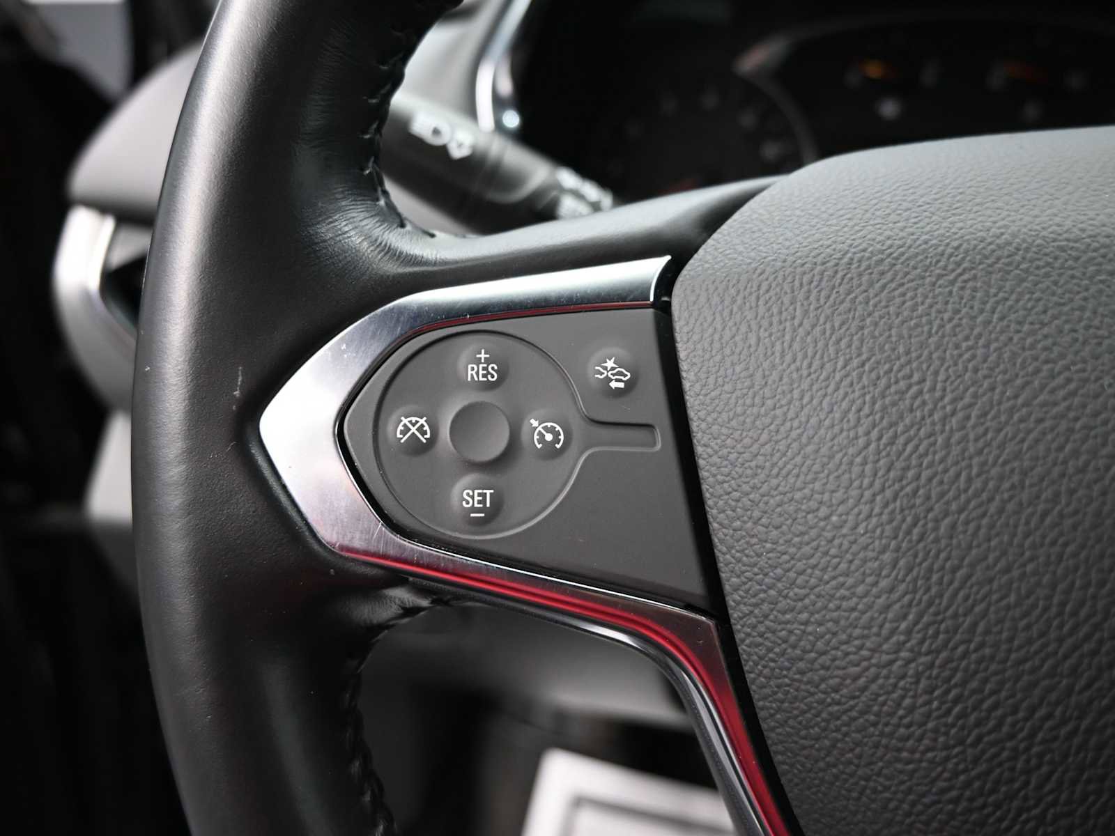 Used 2022 Chevrolet Traverse LT w/ Midnight/Sport Edition image 14