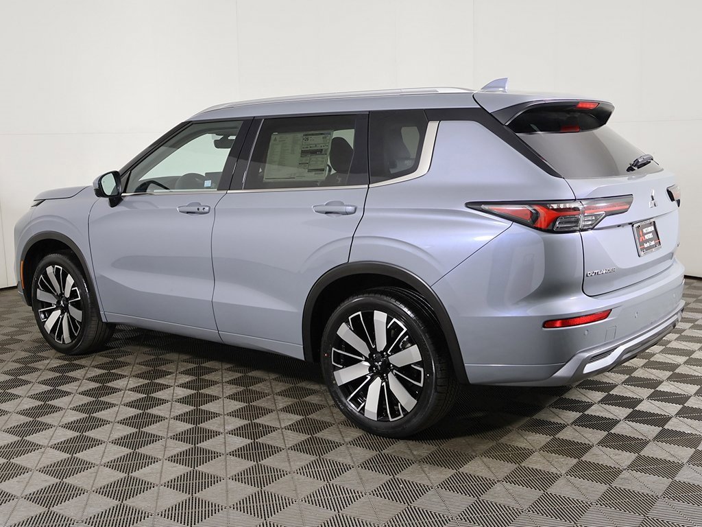 New 2025 Mitsubishi Outlander SEL image 18