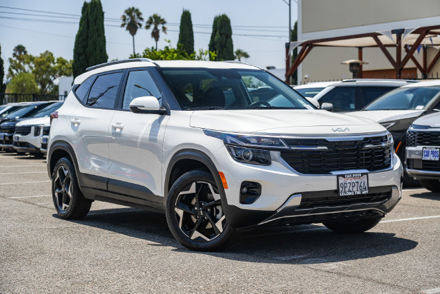 Used 2025 Kia Seltos S FWD image 2
