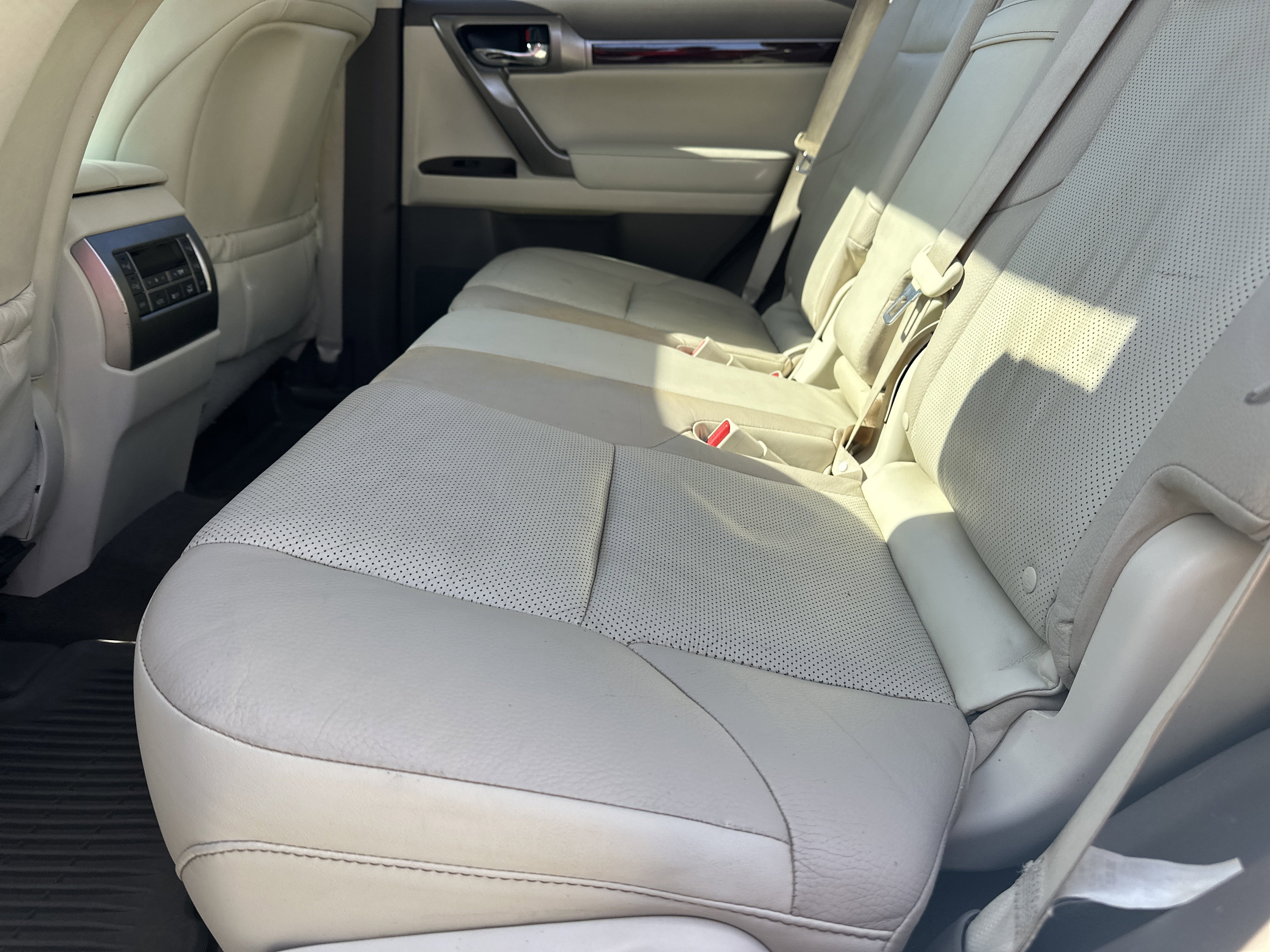 Used 2016 Lexus GX 460 w/ Premium Package image 21