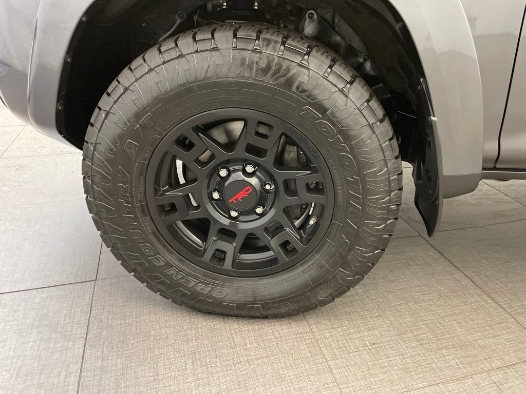 Used 2021 Toyota 4Runner Venture w/ Moonroof Package AWD/4WD image 11