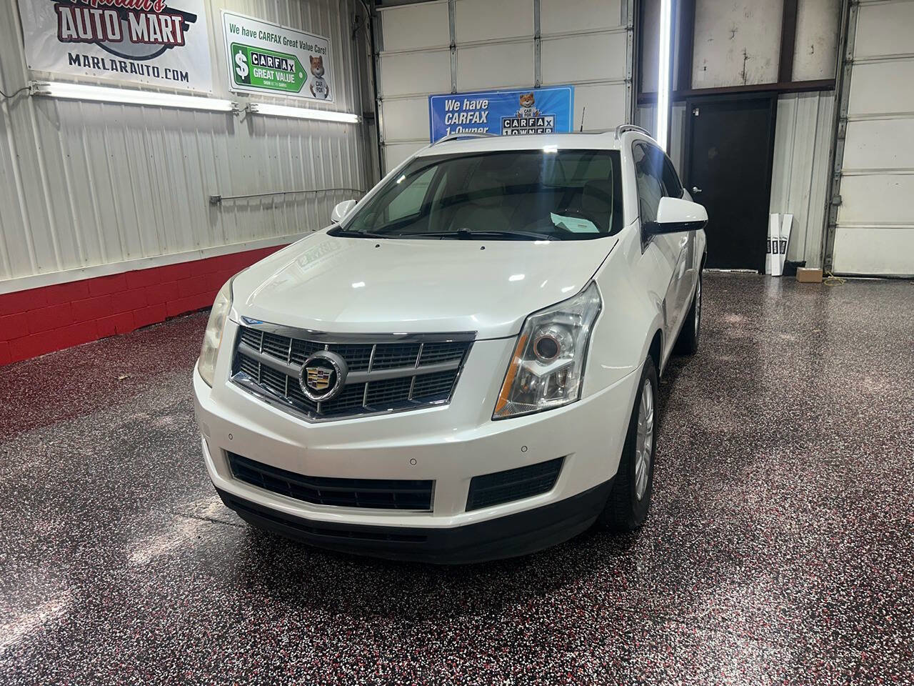 Used 2011 Cadillac SRX Luxury image 2