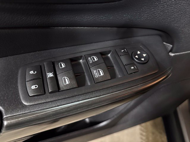 Used 2015 Jeep Cherokee Limited AWD/4WD image 3