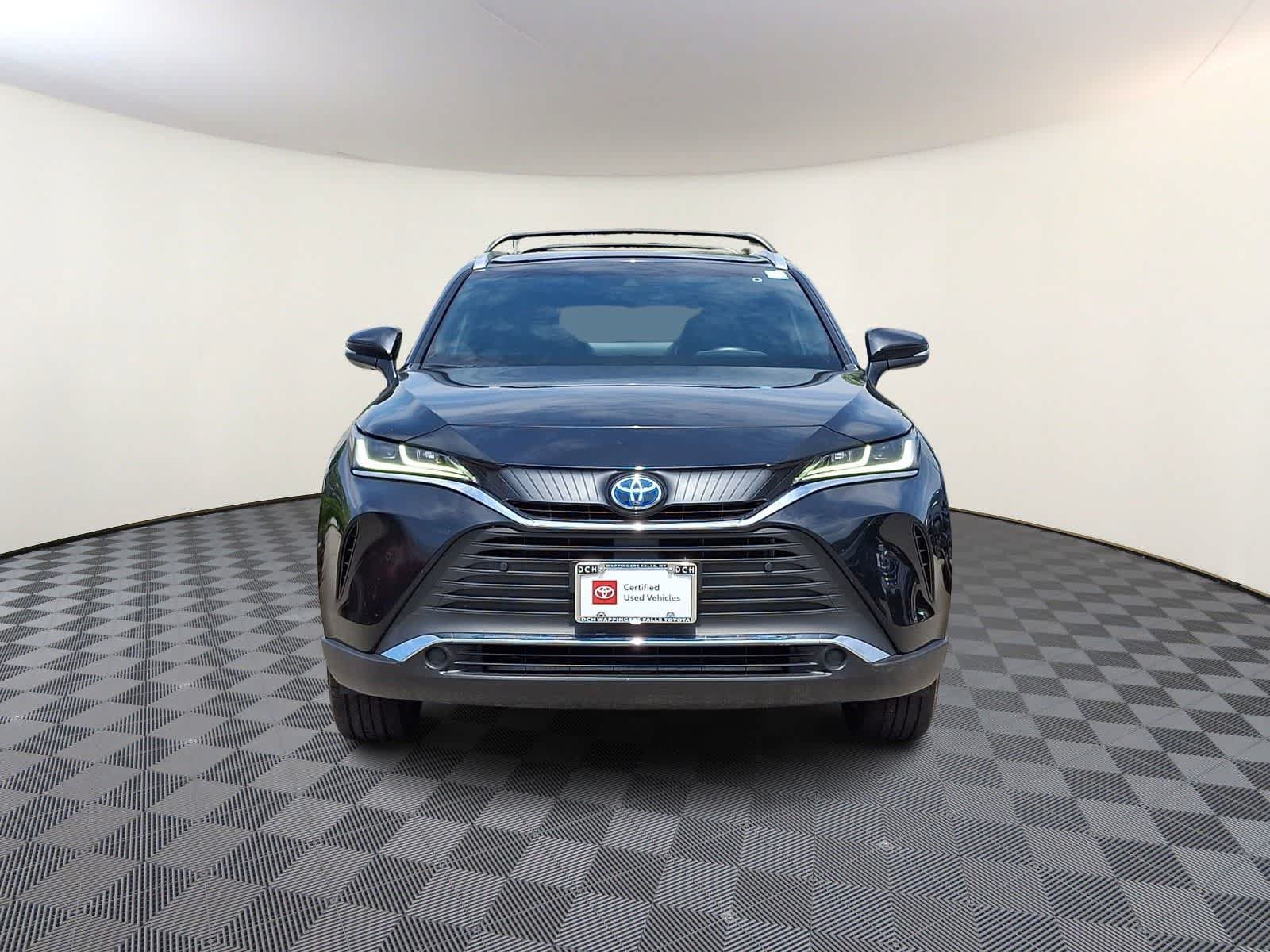 Certified 2022 Toyota Venza XLE AWD/4WD image 3