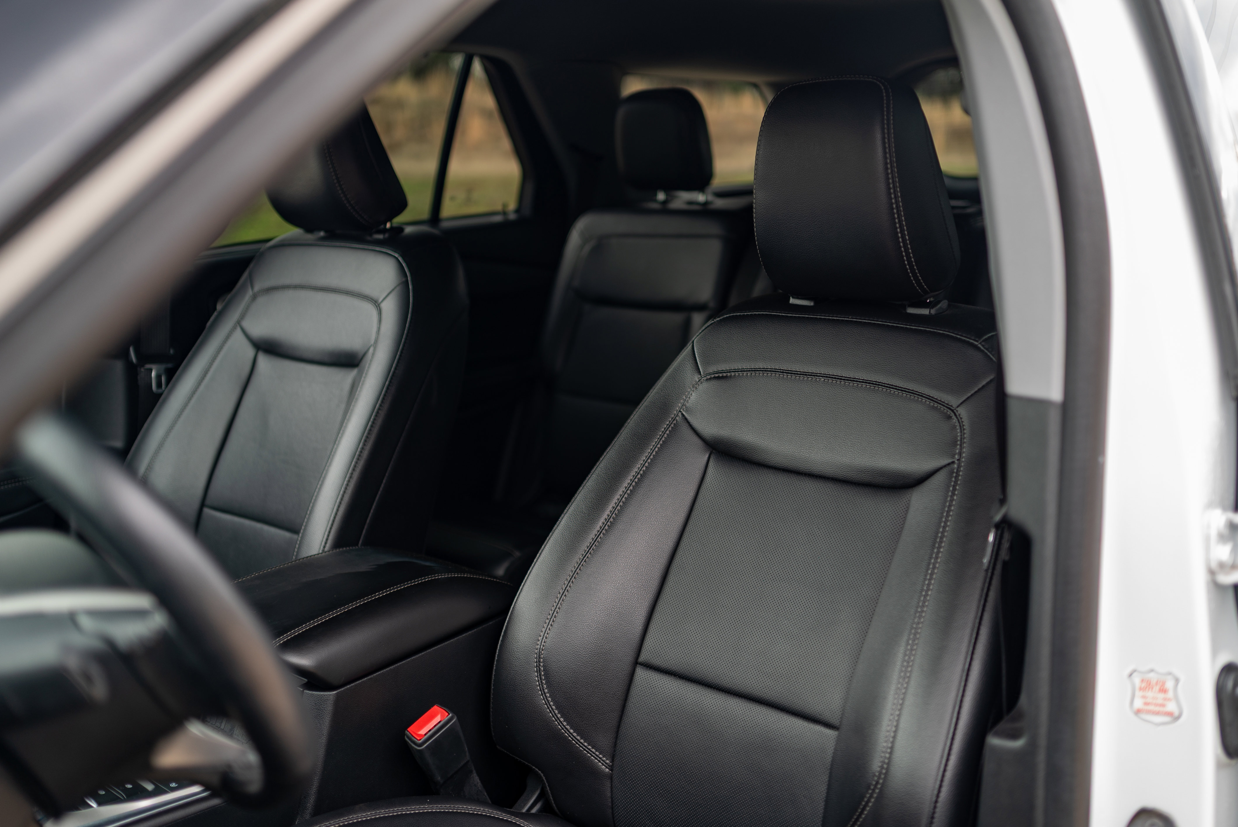 Used 2023 Ford Explorer Limited AWD/4WD image 9