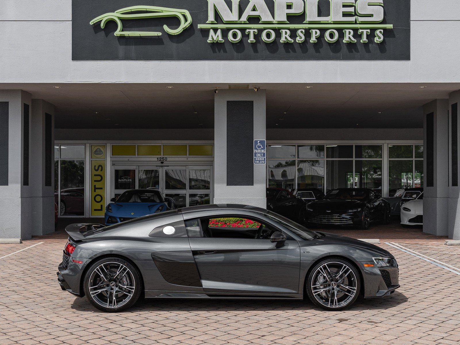 Used 2023 Audi R8 V10 performance image 33