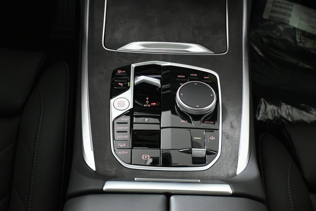 Used 2027 BMW X7 xDrive40i AWD/4WD image 24
