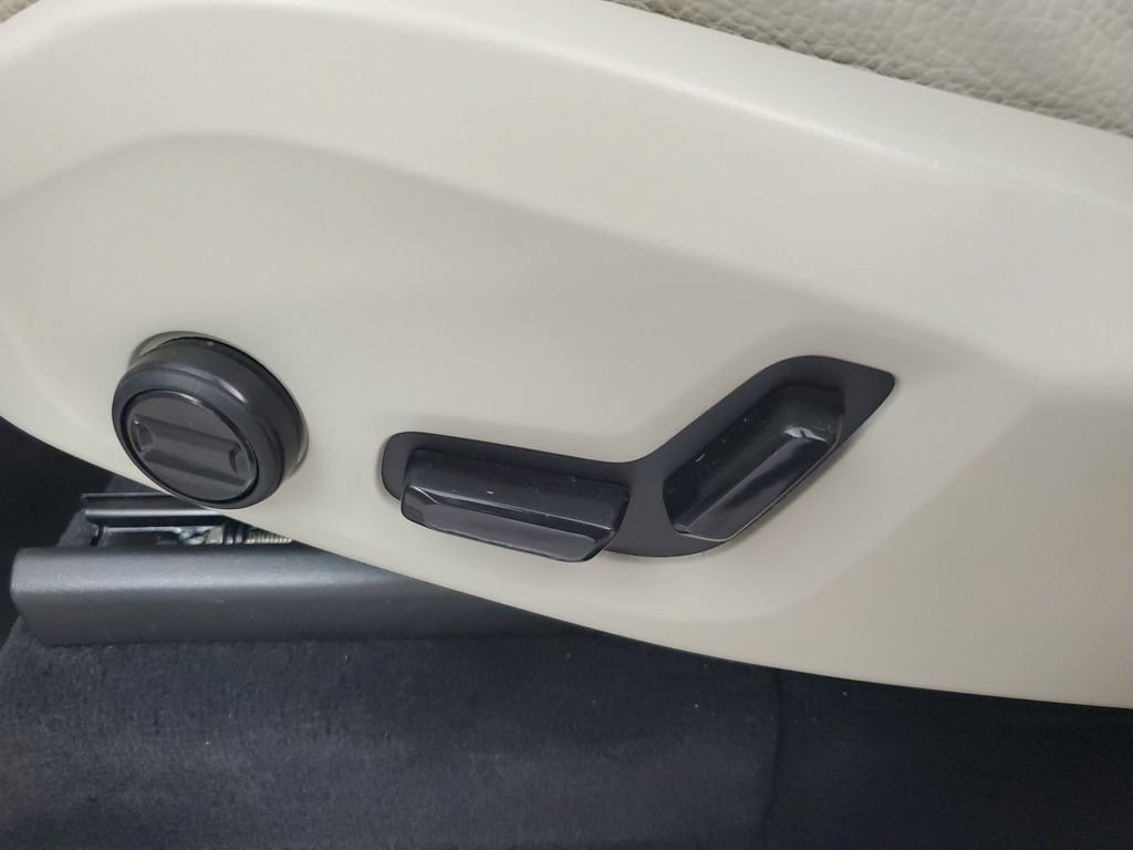 Certified 2023 Volvo XC90 B6 Core w/ Protection Package Premier AWD/4WD image 23