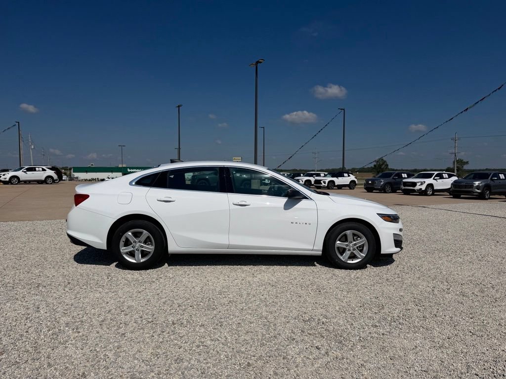 Used 2024 Chevrolet Malibu LS FWD image 2