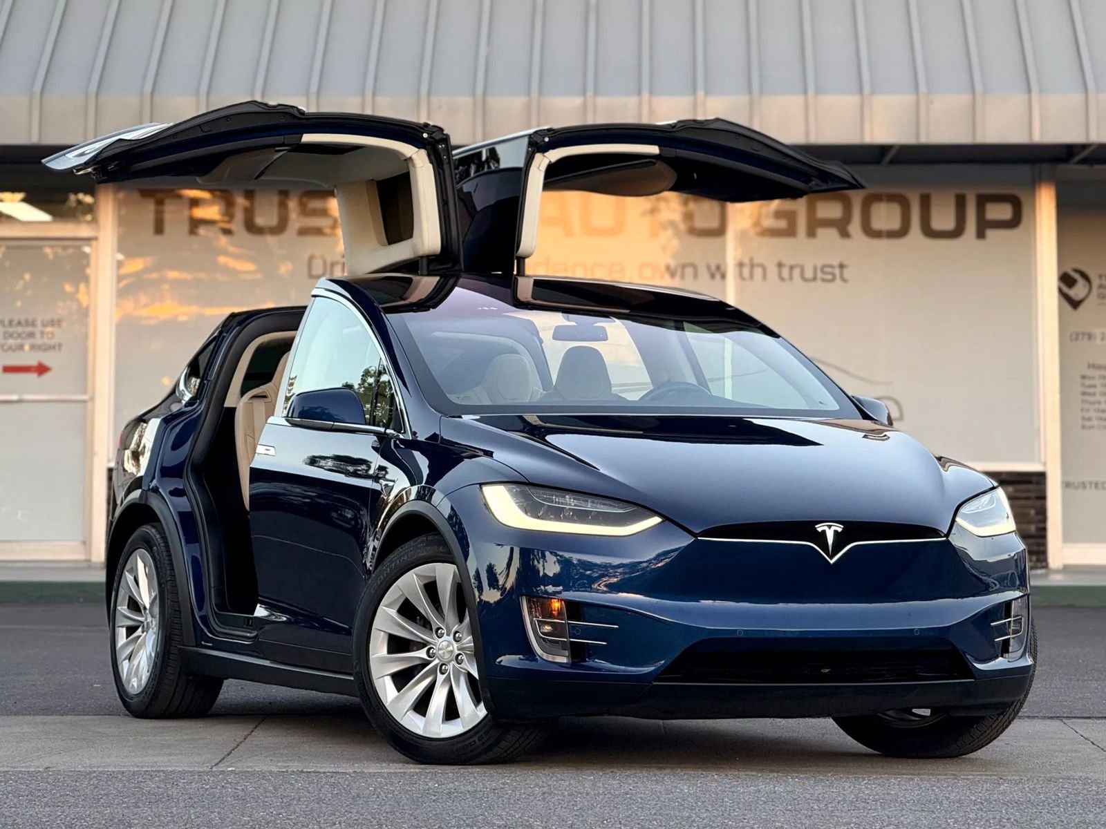 Used 2016 Tesla Model X 75D image 2