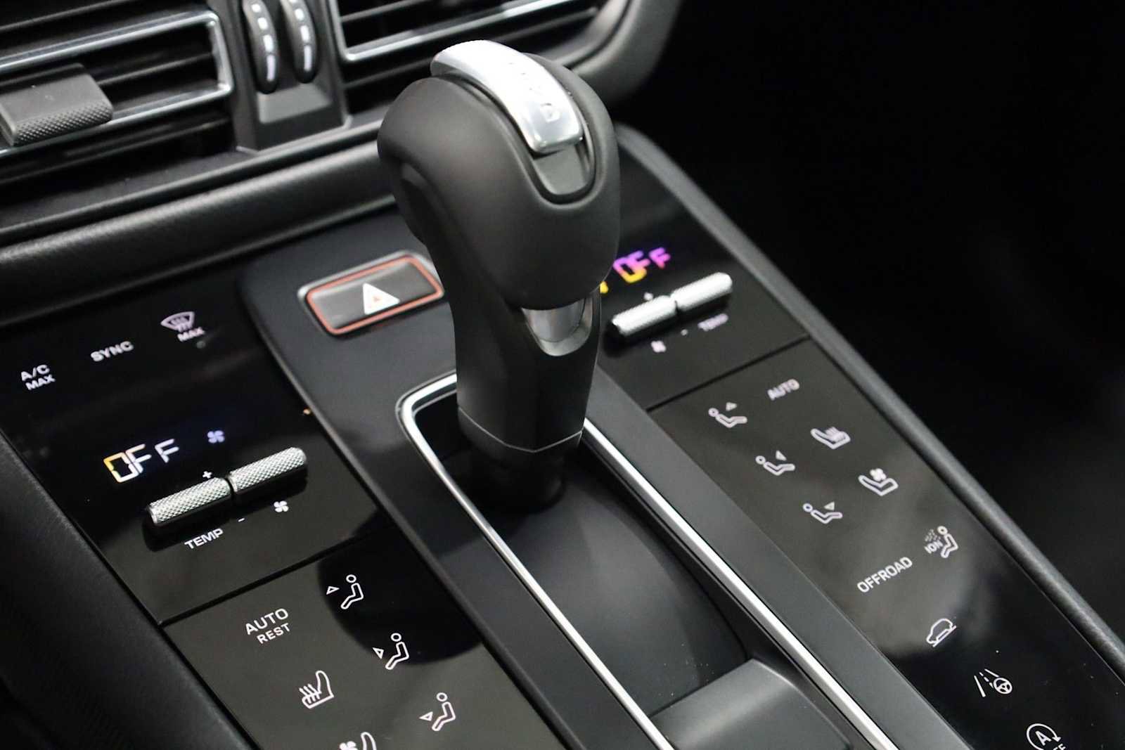 Certified 2026 Porsche Macan image 27