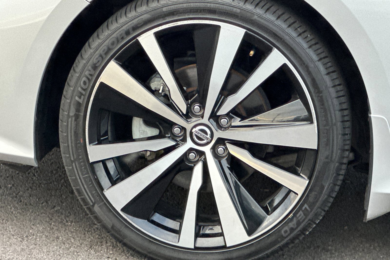 Used 2019 Nissan Altima 2.5 SR image 29