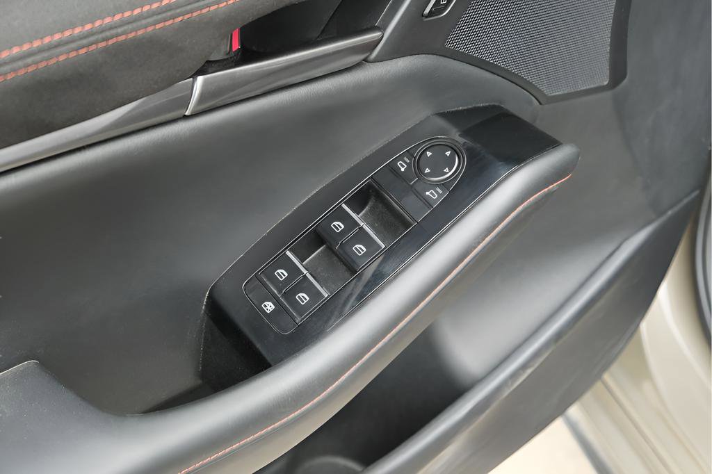 Used 2024 MAZDA MAZDA3 s image 6