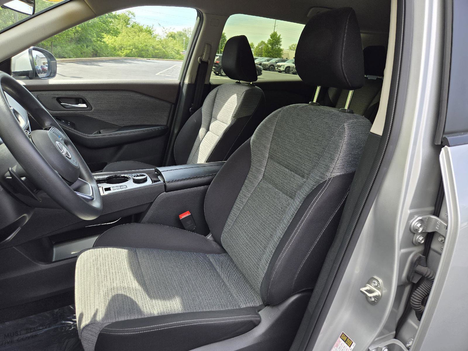 Used 2023 Nissan Rogue SV AWD/4WD image 12